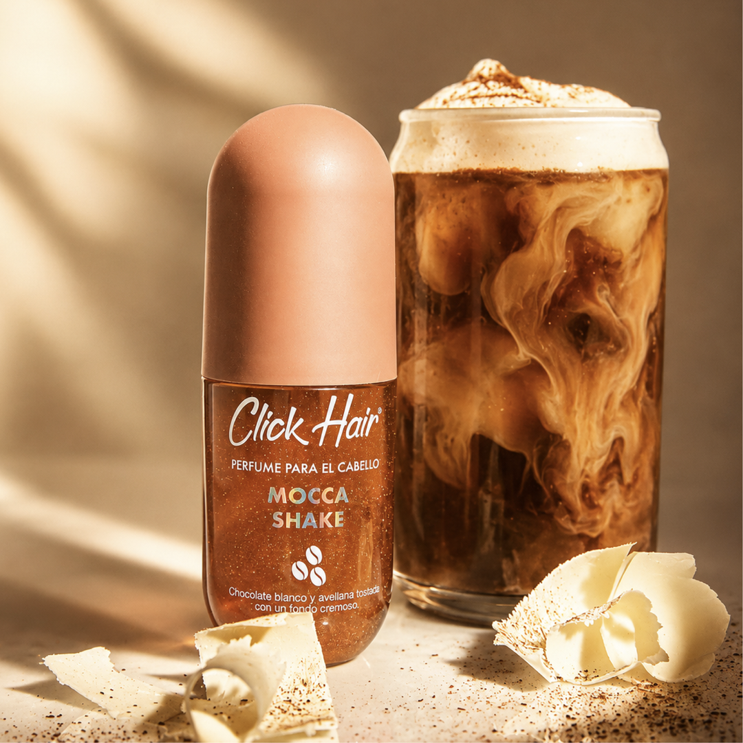 Perfume para el cabello Click Hair Mocca Shake — Chocolate blanco, avellana tostada y fondo cremoso.