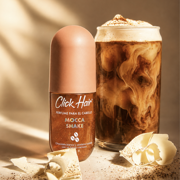 Perfume para el cabello Click Hair Mocca Shake — Chocolate blanco, avellana tostada y fondo cremoso.